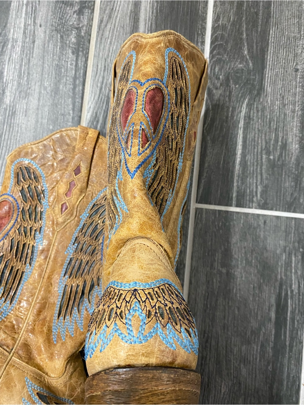 Corral Vintage Heart and Wing Boots 8M - Picture 7 of 10